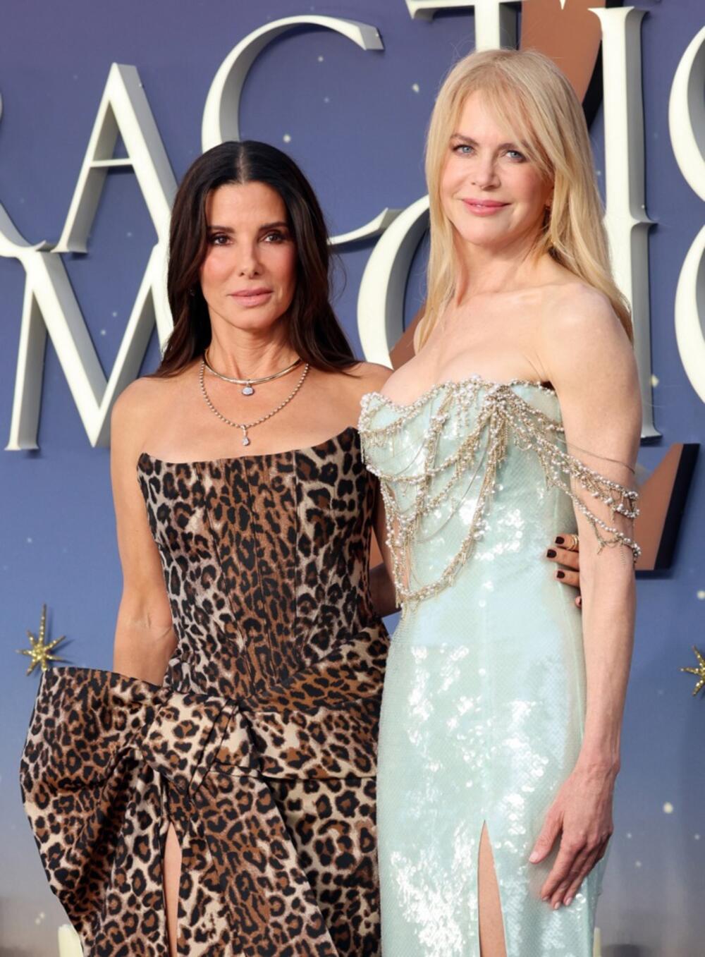 Sandra Bulok i Nikol Kidman na premijeri filma "Praktična magija 2" u Londonu