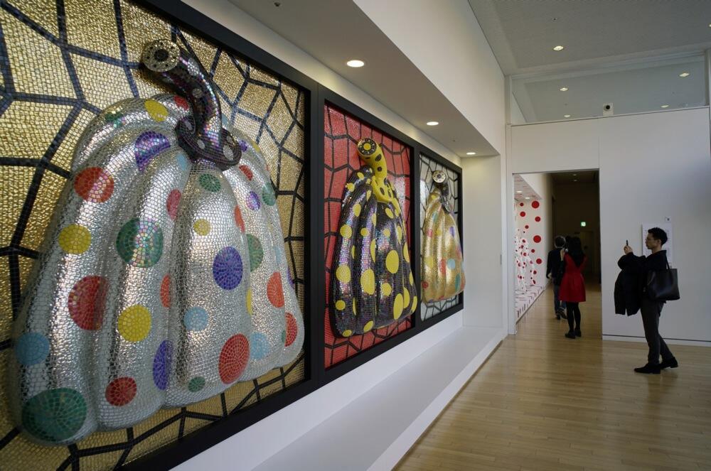 Preminula japanska umetnica Jajoi Kusama