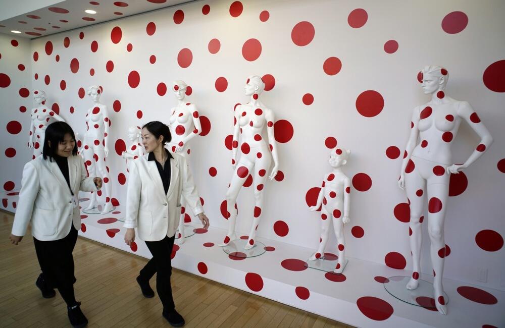 Preminula japanska umetnica Jajoi Kusama