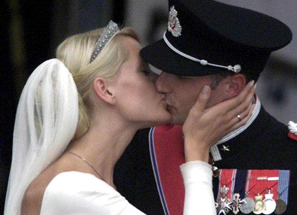 Kralj Hokon i kraljica Mete-Marit od Norveške na svom venčanju