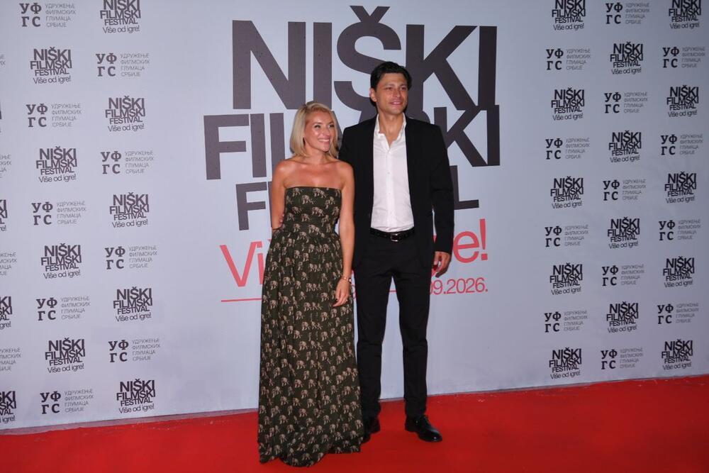 Anđelka Stević Žugić i Marko Janketić na crvenom tepihu Niškog filmskog festivala