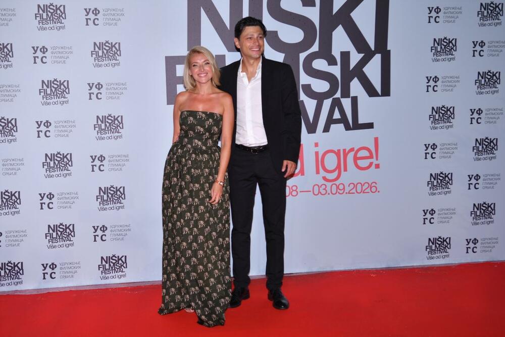 Anđelka Stević Žugić i Marko Janketić na crvenom tepihu Niškog filmskog festivala