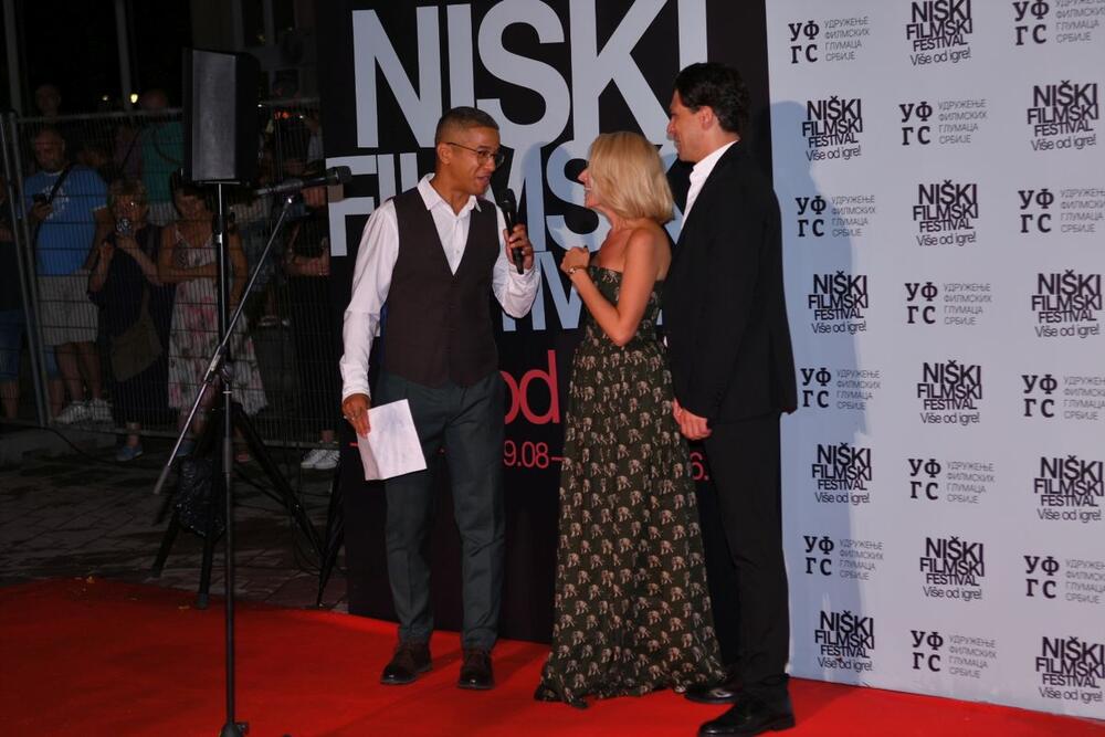 Anđelka Stević Žugić i Marko Janketić na crvenom tepihu Niškog filmskog festivala