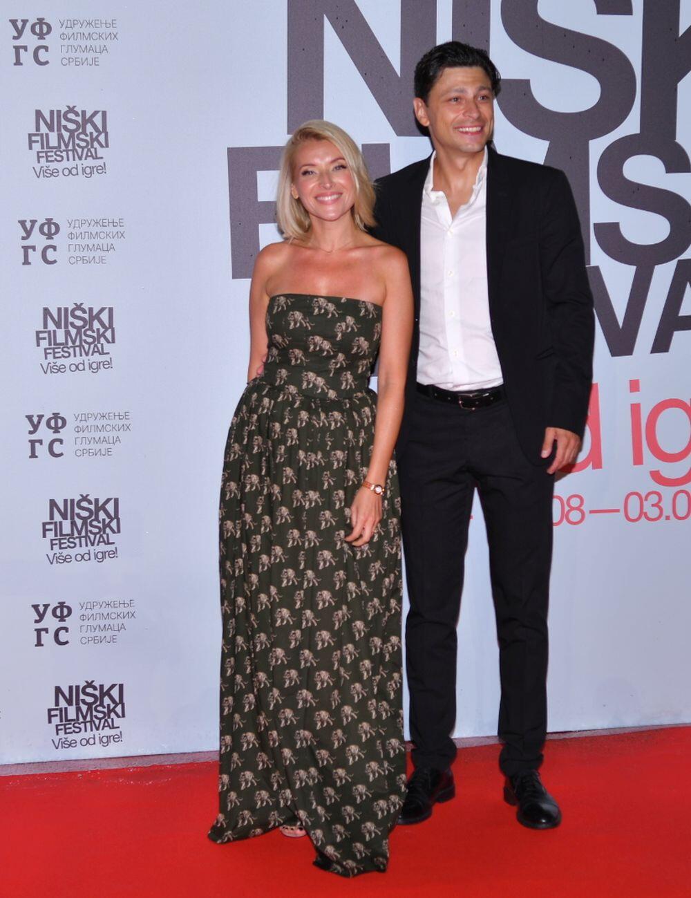 Anđelka Stević Žugić i Marko Janketić na crvenom tepihu Niškog filmskog festivala