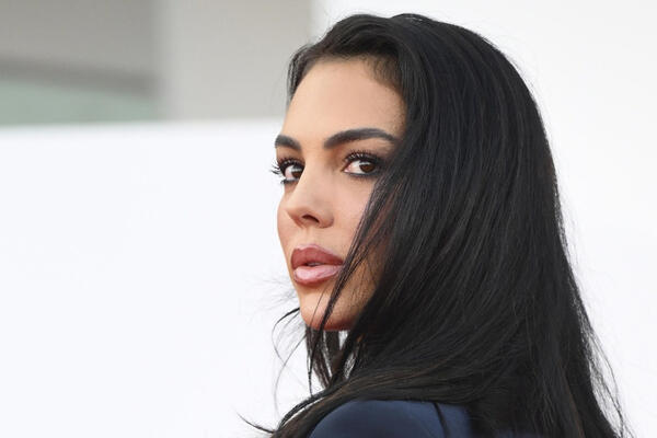 Novopečena gospođa Ronaldo hipnotisala Veneciju: Georgina Rodrigez u izdanju koje ćete gledati bez treptanja