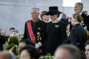 Kraljice i princeze na sahrani kralja Haralda V: Plejada crnine, šešira i detalja koji šalju jasnu poruku