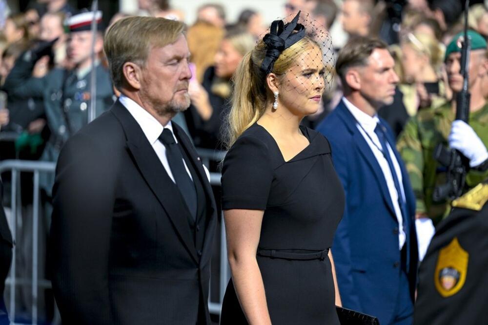 <p>Norveška se oprostila od svog pokojnog kralja Haralda, koji je preminuo 28. avgusta u 89. godini. Državna sahrana održana je u katedrali u Oslu, gde su se članovi norveške, ali i drugih kraljevskih porodica, okupili kako bi poslednji put ispratili monarha.</p>

<p>&nbsp;</p>