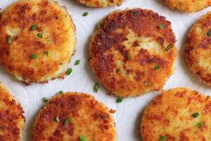 Ostao vam je pire i ne znate šta ćete s njim? Isprobajte recept za preukusne palačinke od krompira