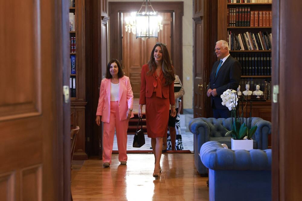 Amal Kluni na sastanku s predsednikom Grčke Konstantinosom Tasulasom u Atini