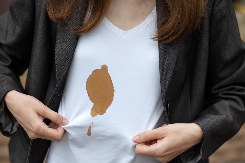 Kafa je najčešće krivac za fleke na poslu