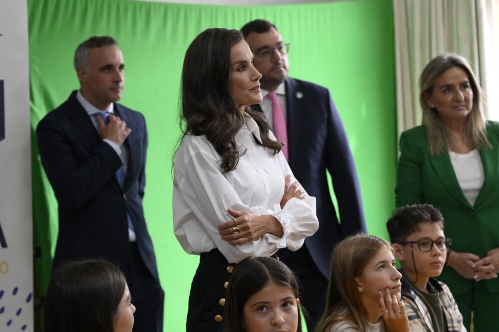 Kraljica Leticija od Španije u poseti svojoj osnovnoj školi u Ovijedu