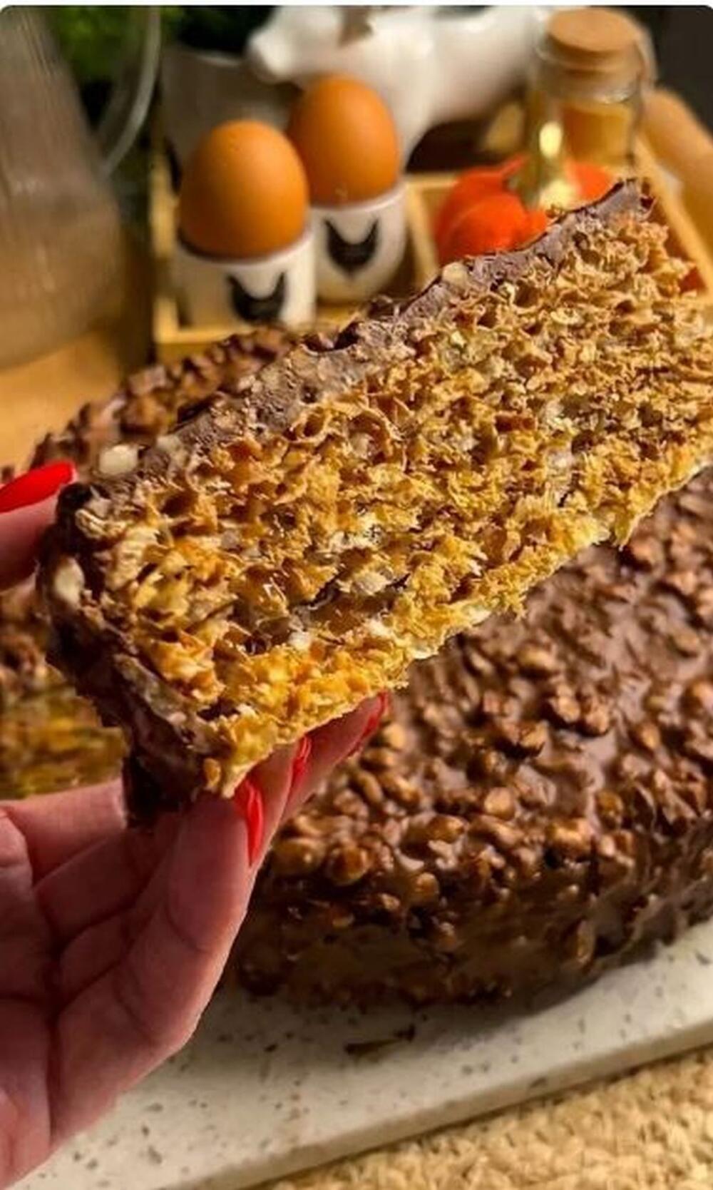 SAVRŠENA HRSKAVA VAFL TORTA 