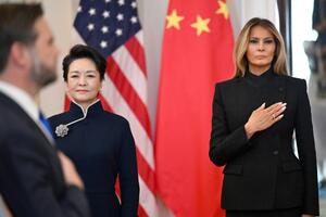 Dve prve dame, dva potpuno različita pristupa: Trodnevni okršaj Melanije Tramp i Peng Lijuan iz kog može da se nauči