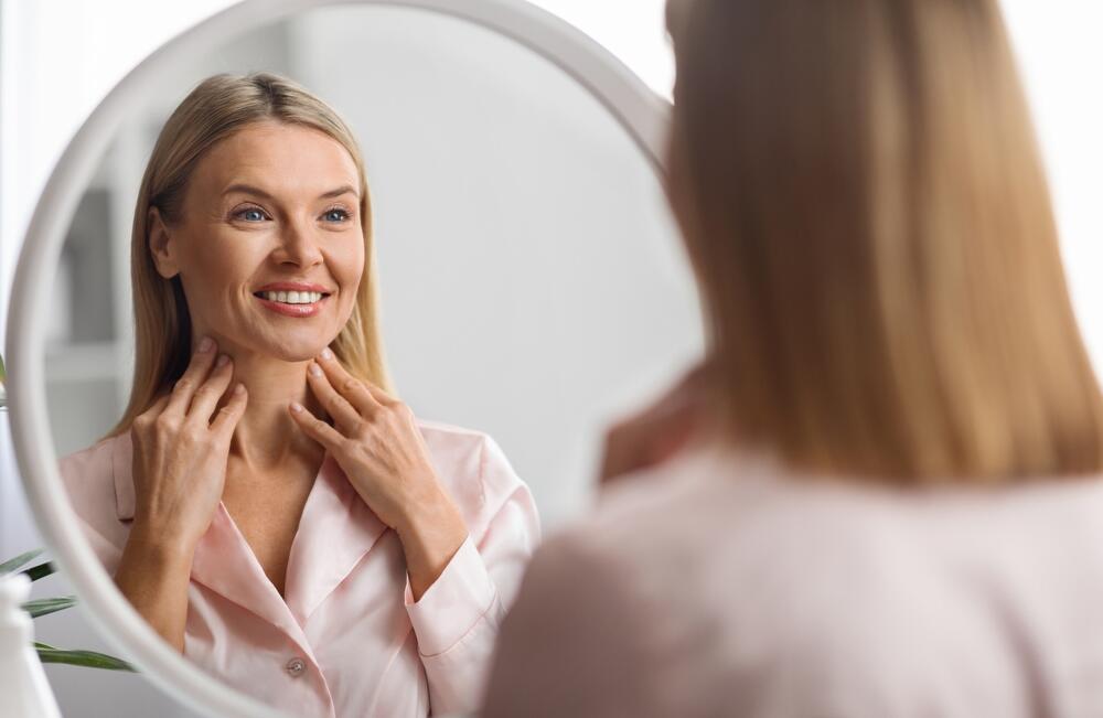 Retinol je derivat vitamina A koji ubrzava obnavljanje ćelija kože i podstiče stvaranje kolagena, što ga čini zlatnim standardom u borbi protiv bora.