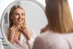 "Sendvič metod" protiv bora oduzima samo nekoliko minuta: Trik koji odobravaju i dermatolozi i čuva i zateže kožu