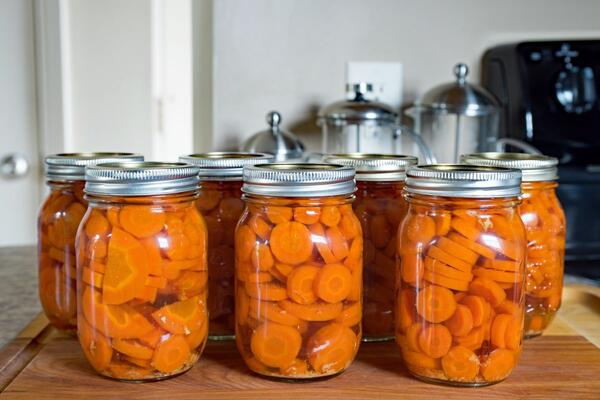 Isprobajte recept uz koji svi zavole šargarepu: Preukusna zimnica koja se sprema lako, a nestaje još lakše