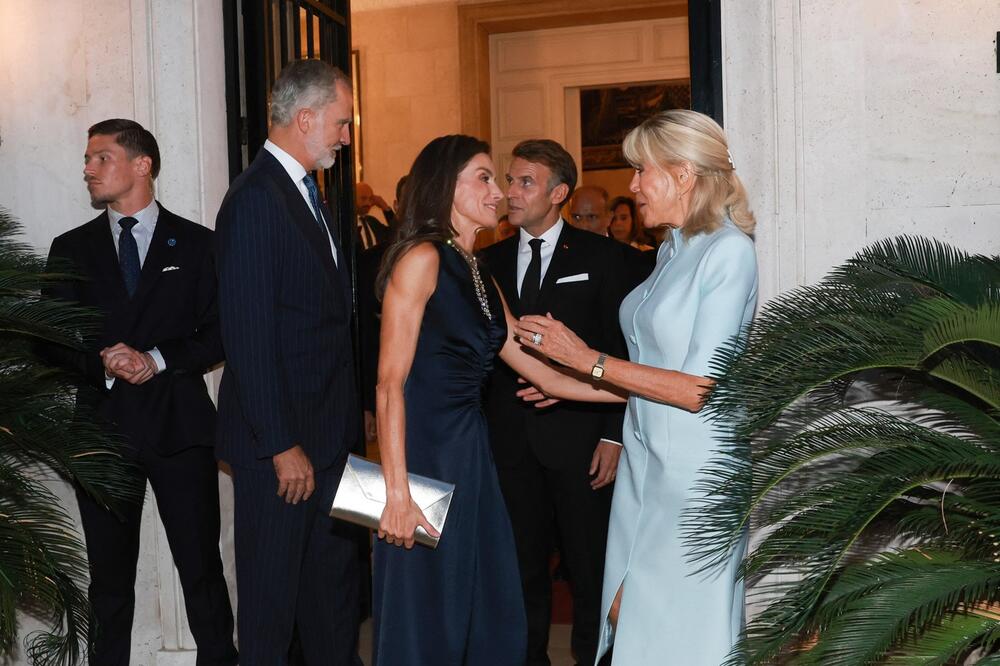 Kralj Felipe i kraljica Leticija u Ambasadi Francuske u Madridu