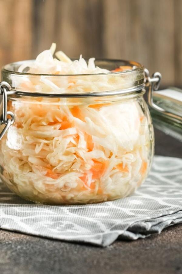 Ruski recept za najlepši kiseo kupus: Zimnica koja se sprema očas posla & bez konzervansa, a bure vam ni ne treba
