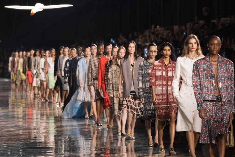 Modeli na SS27 Chanel reviji na Nedelji mode u Parizu