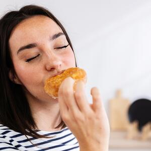 Posle ovog doručka brzo postajete umorni: 8 namirnica koje nam "kradu" energiju