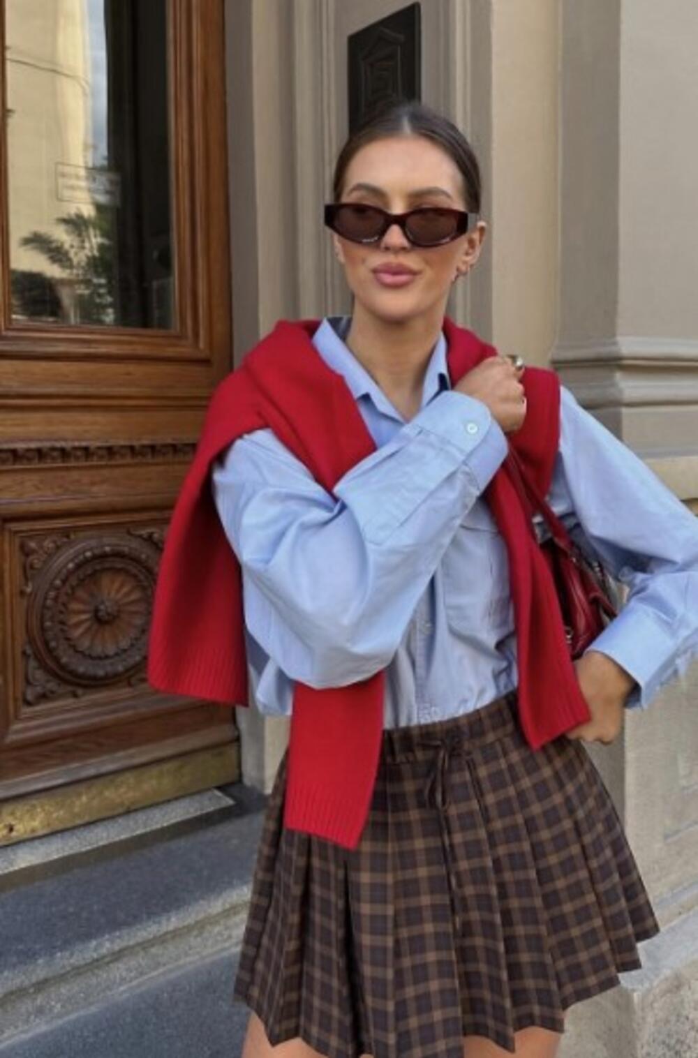 Karirana suknja u braon tonovima