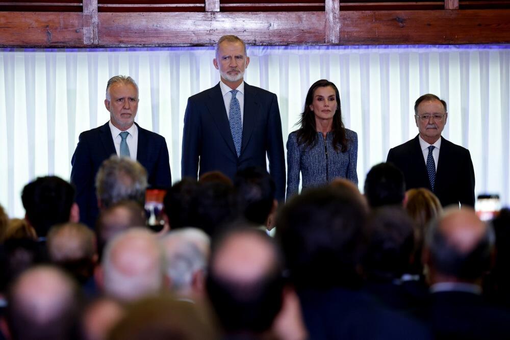 Kraljica Leticija je od 2020. mnogo puta nosila svoj plavi Hugo Boss sako od tvida