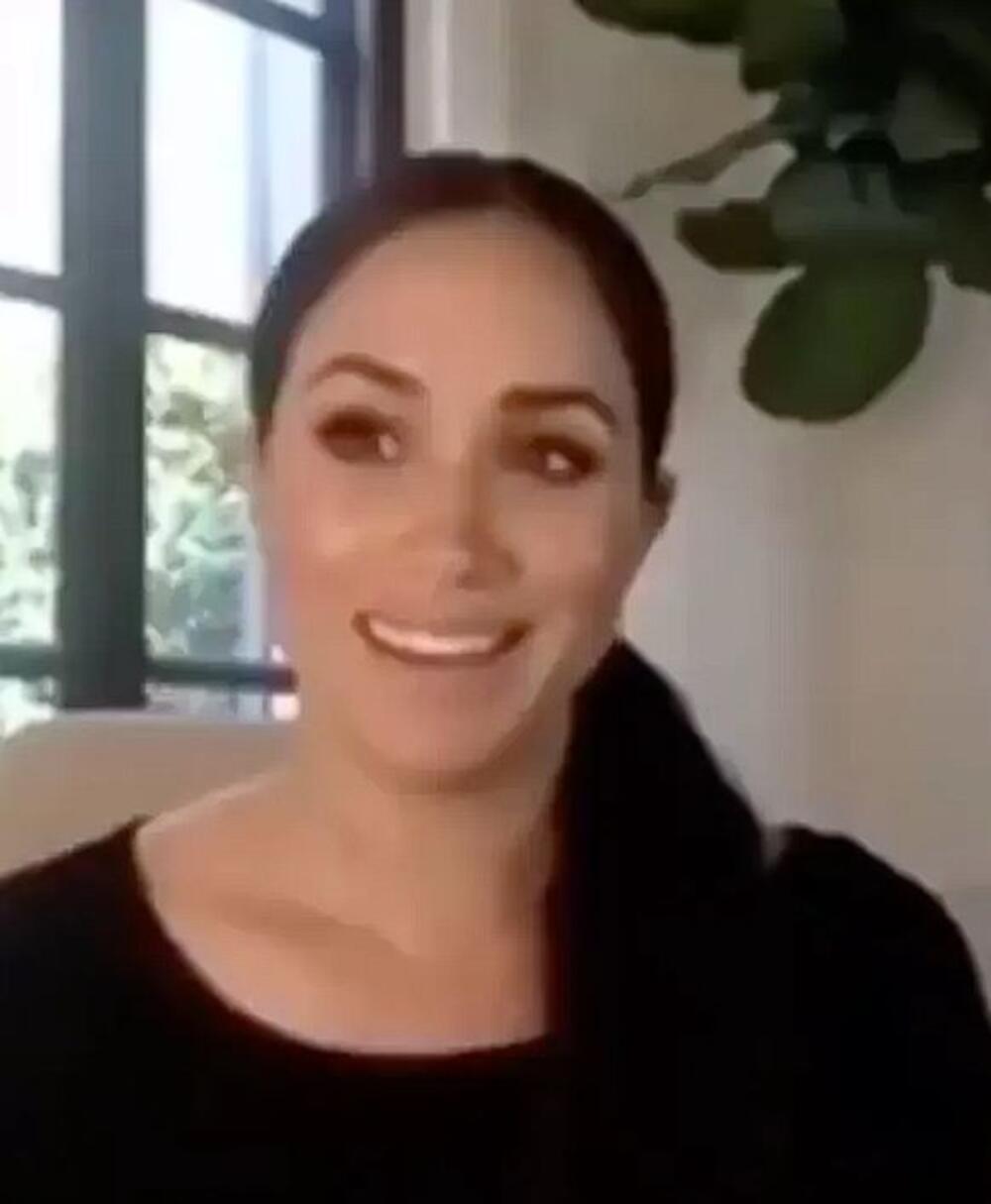 Megan Markl je u kancelariji u svom domu u Kaliforniji imala visoko stablo lirastog fikusa