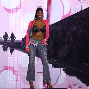 Ćerka Kobija Brajanta debitovala na reviji Victoria's Secret: Ostvarila je devojački san, mama je došla da je podrži