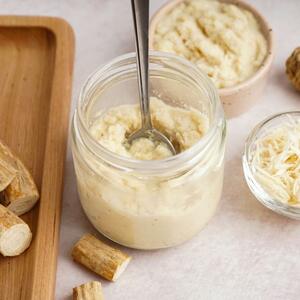 Kada je najbolje vreme za vađenje rena iz zemlje: Od ovoga zavisi da li će biti ljut + super recept za prirpemu istog