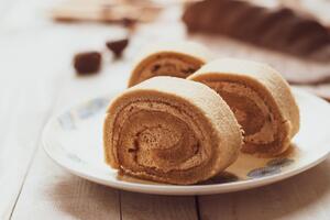 Rolat sa kestenom postaće vaša omiljena jesenja poslastica: Recept za dezert koji se savršeno slaže uz omiljeni napitak