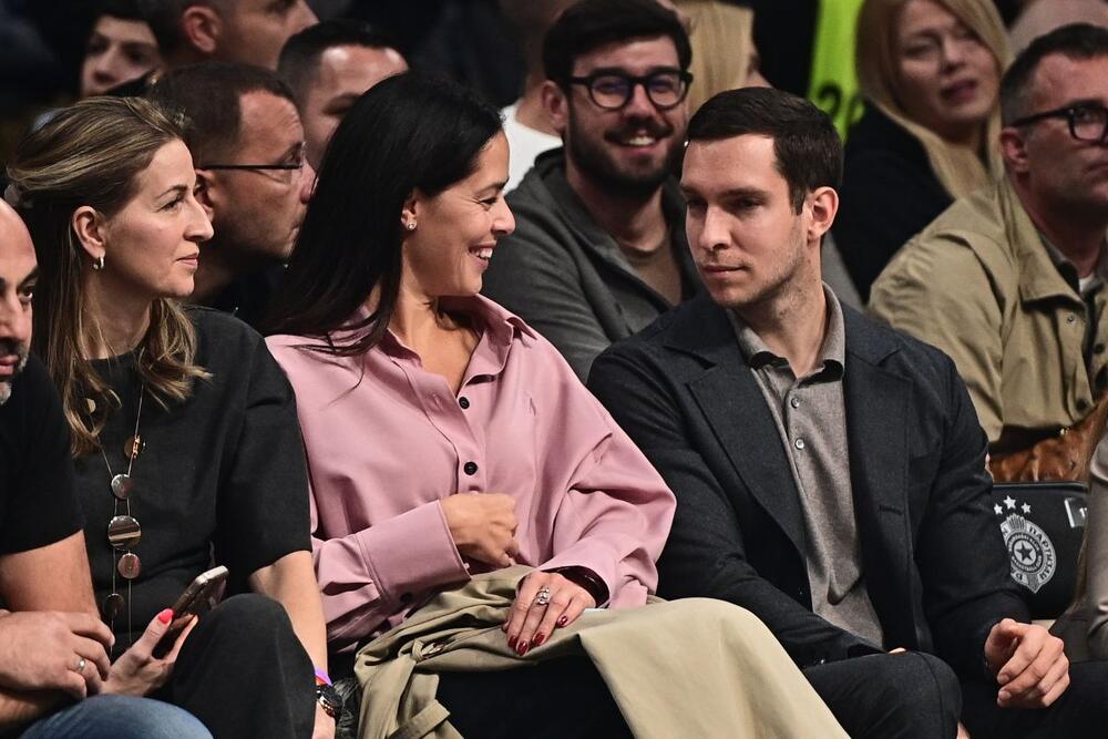 Ana i Miloš Ivanović na utakmici Crvene zvezde i Partizana u Areni