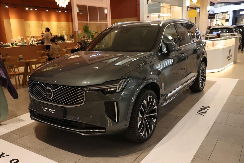 <p>Galerija automobila Srbije 2026 ponudila je raznovrstan prikaz savremene automobilske industrije i pravaca u kojima se ona razvija</p>