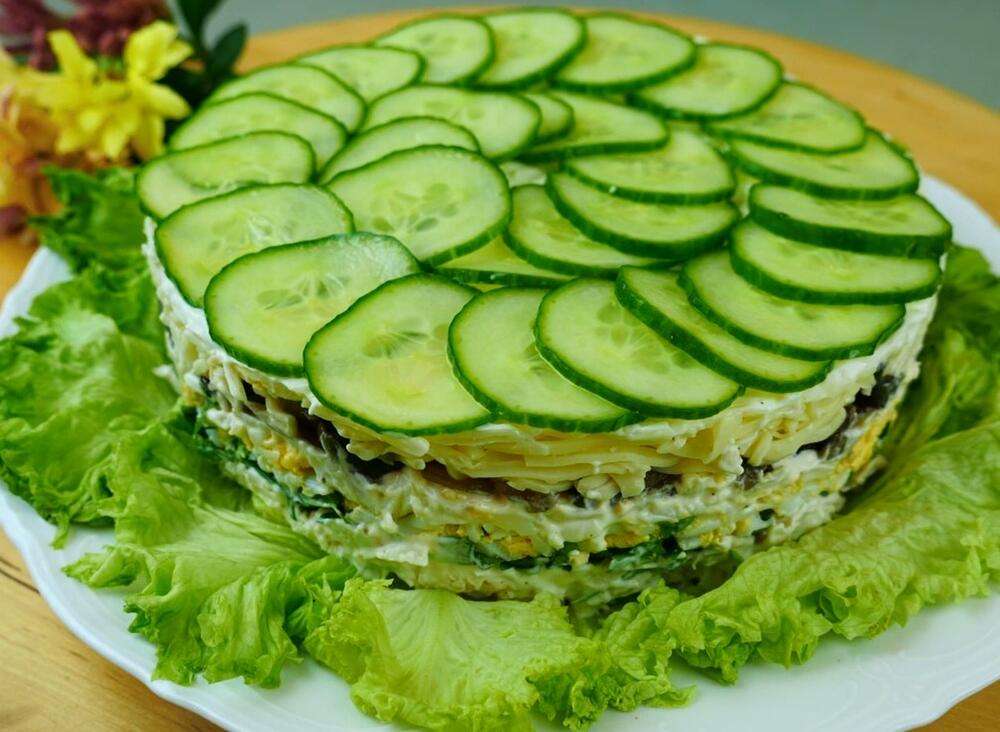 Slojevita salata za slavu