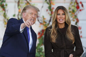 Jesenje izdanje Melanije Tramp iz udžbenika: Dve modne lekcije koje smo naučili od prve dame Amerike
