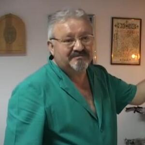 Majka ga kao bebu ostavila u štali da se smrzne, spasila ga baba, a život mu visio o koncu čak 3 puta: Lečio patrijarha Pavla i Karađorđeviće