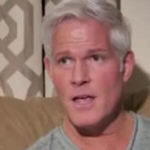 Roditelji nakon 2 godine pronalaze sina kojeg su im oteli iz porodilišta i zahvaljuju Bogu na blagoslovu: 50 godina kasnije to dete otkriva istinu koja ledi krv