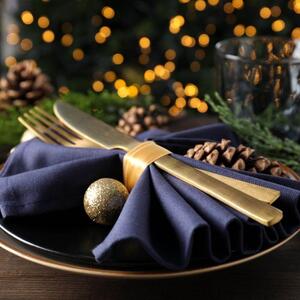 Kako da postavite sto za doček da prizovete sreću u kuću 2026? Važne su boje, ali ključ je u slojevima