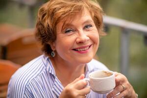 Ove 3 navike čine ženu uglednom nakon 60. godine