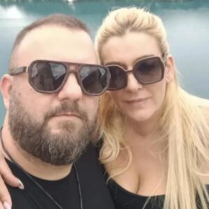 Provodio noći sa Šabanom Šaulićem, pa postao jedan od najmoćnijih na estradi: Ćerka mu se udala i rodila dete u 19-oj, a o supruzi priča cela Srbija