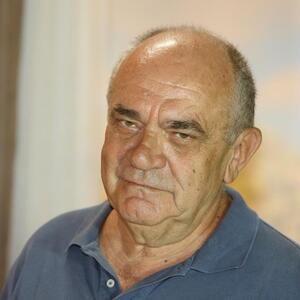 "Sin mi je zabranio da ga zovem i rekao da će se kući vratiti jedino u metalnom kovčegu, to se i obistinilo": Feđa Stojanović je do smrti patio za njim