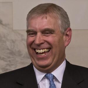 Otkriveno pismo staro 15 godina: Kraljičin bludni sin spavao sa 40 prostitutki, a fotografije orgija sa Epstajnom lede krv