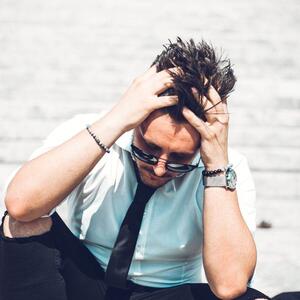 Sve više muškaraca izbegava brak iz 9 razloga: Poruke su čudne, rizik je veliki, a nagrada izostaje