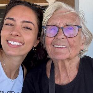 Nina je 2021. na Božić u gradskom prevozu pronašla novčanik pun para i vratila vlasniku: Posle 2 godine dobija poruku koja joj menja život