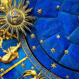 Mesečni horoskop za mart 2026: Ovan ima želju da se dokaže, a evo ko ulazi u tajnu vezu