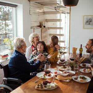 U nedelju su Bele poklade: Dan kad se prašta i "tera zlo", a evo koja hrana treba da se nađe na stolu