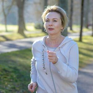 3 najbolje vežbe za kožu i cirkulaciju: Vraćaju svežinu i rumenilo licu, a snagu karlici i nogama