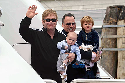Elton Džon i Dejvid Furniš, foto: Profimedia