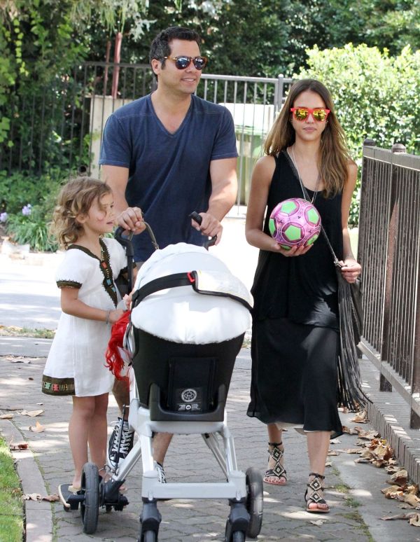 Džesika Alba sa porodicom, foto: Profimedia