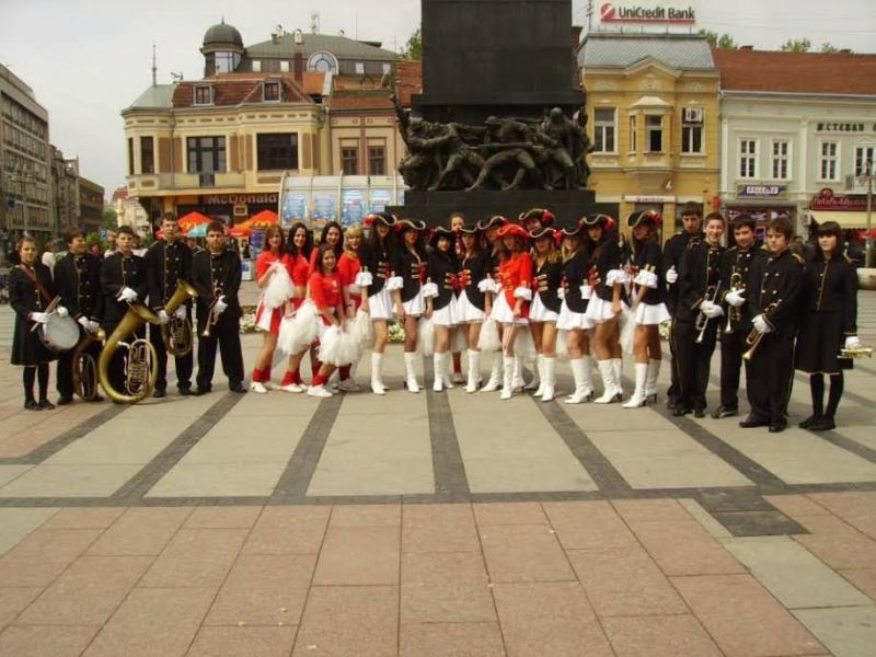 Mažoretkinje i Brass orkestar Muzičkog centra Pančevo