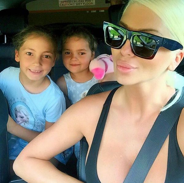 Jelena Karleuša sa ćerkama, foto: Instagram